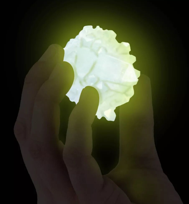 National Geographic Glow-in- the-Dark Crystal Growi